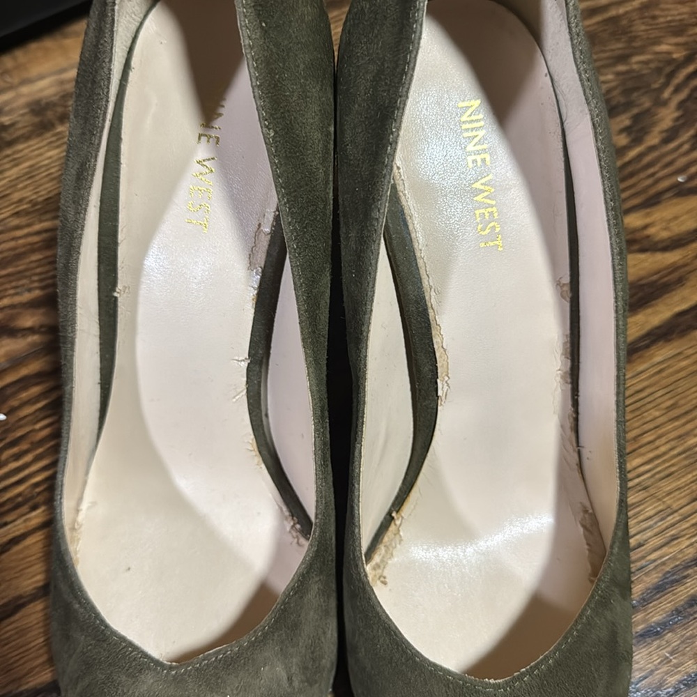 Nine West Olive Green Women's Pumps - Picture 4 of 5
